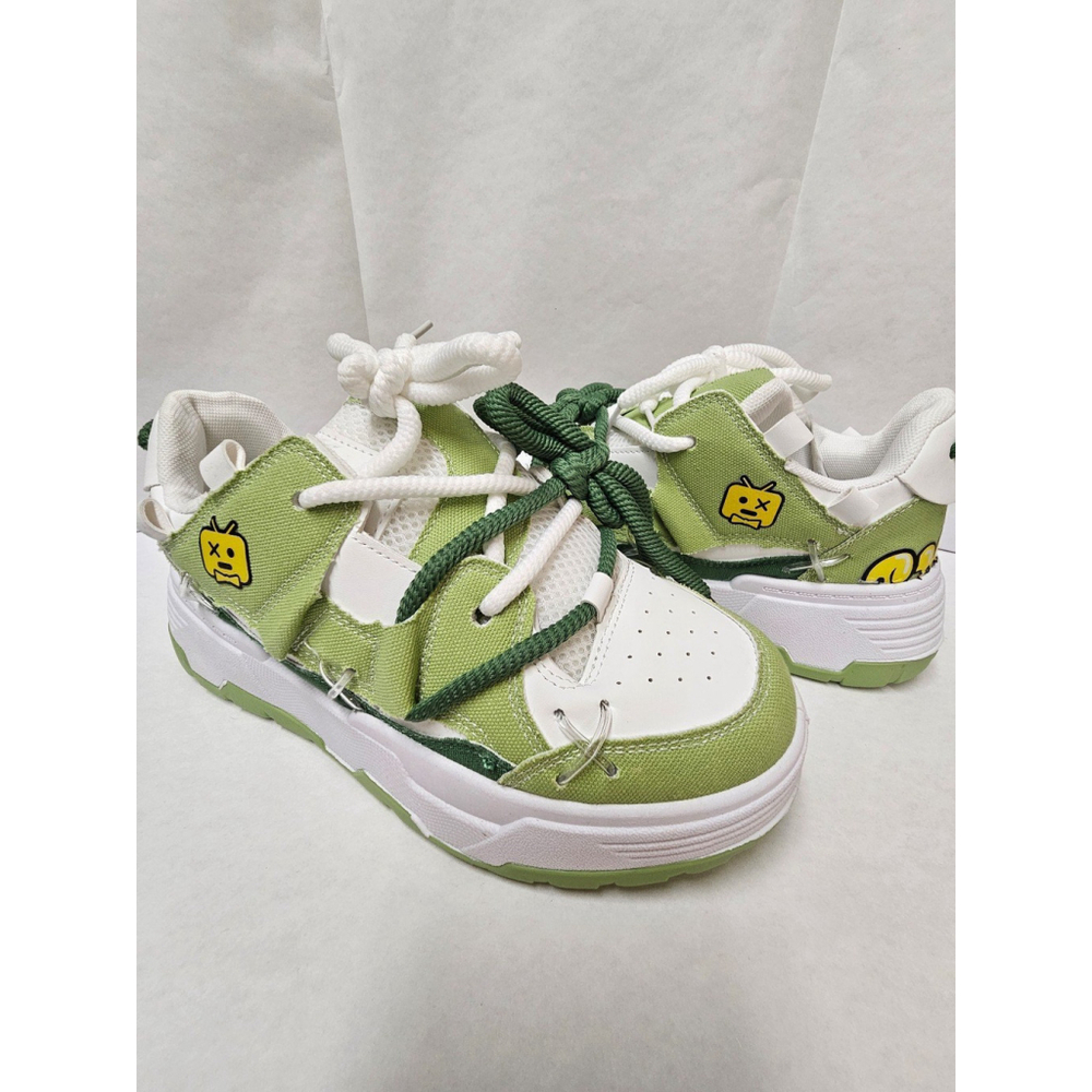 New unisex sneaker skater graffiti shoes retro nostalgic 90's vibe never worn